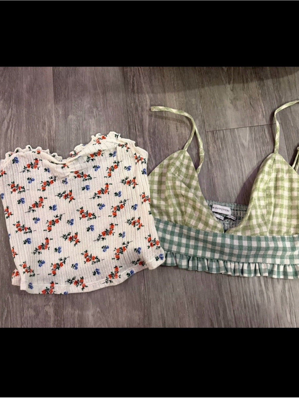 Bundle of 2 urban outfitters crop tops